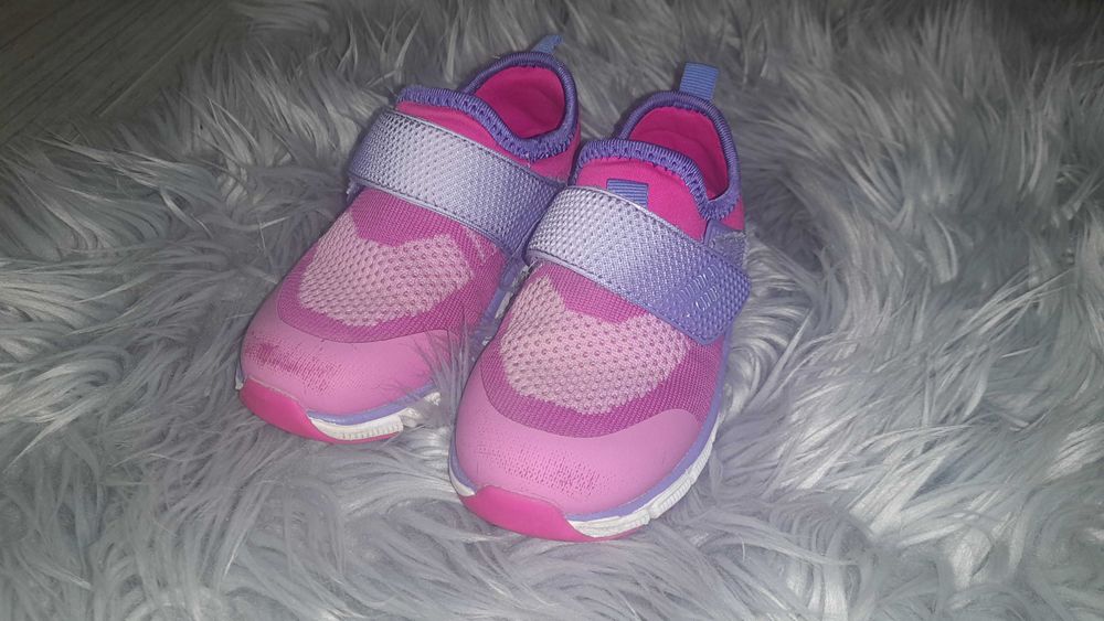 Adidaski dla dziewczynki  25