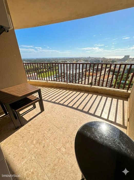 Apartamento T1 com lugar de parqueamento e piscina