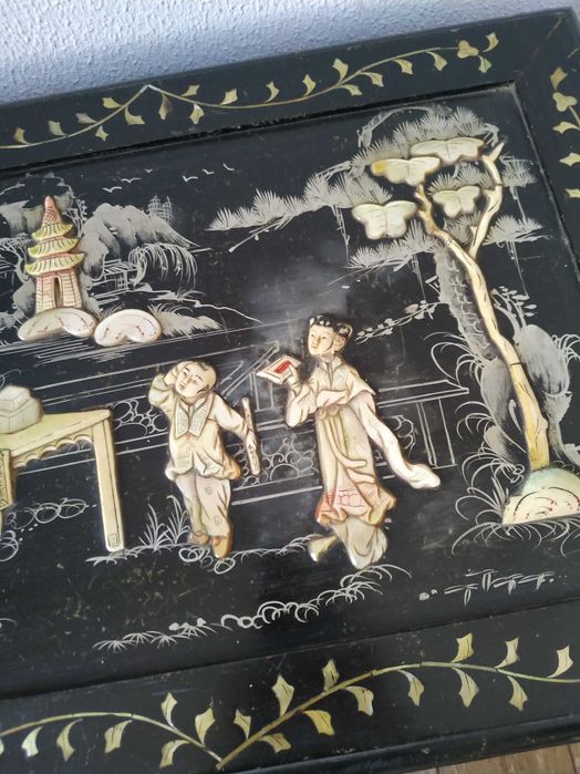 Mala de Cânfora em Madre Pérola com motivos chineses