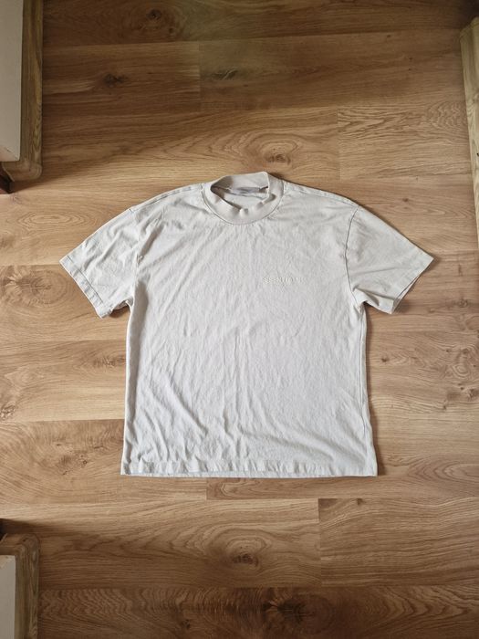Koszulka fear of god essentials beżowa r.M