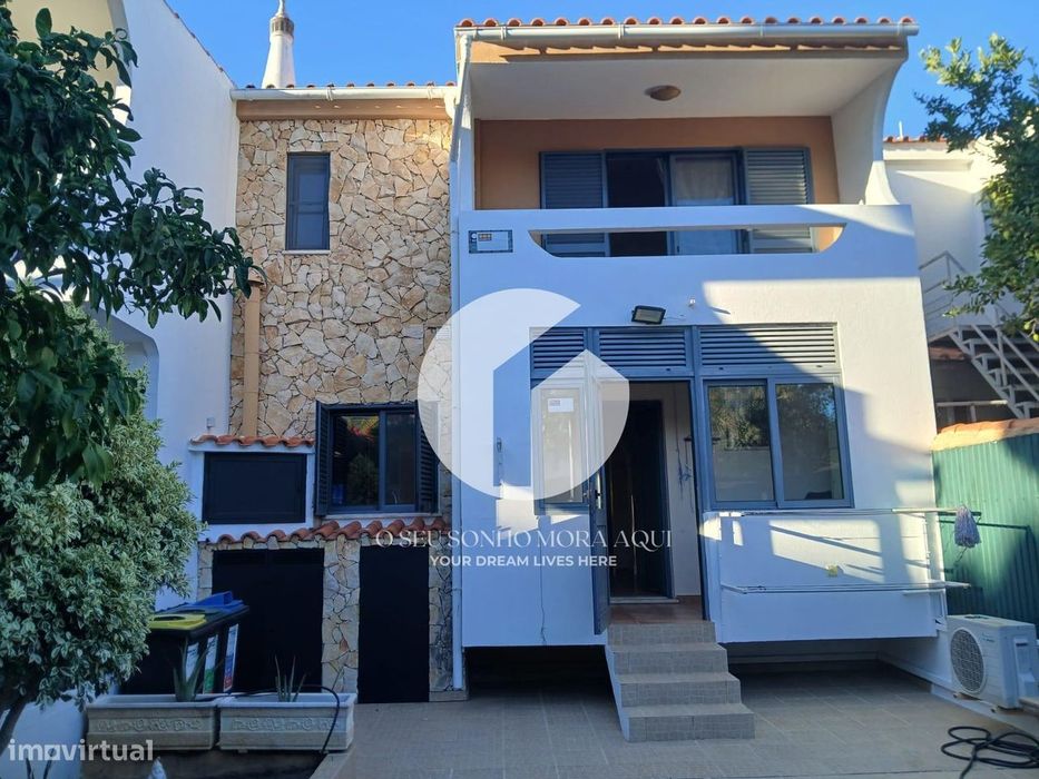 Moradia Geminada T3+1 nas Gambelas - Faro