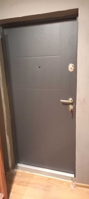 Drzwi Delta Universal z montażem