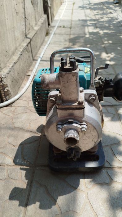 Мотопомпа CADKO двухтактная.