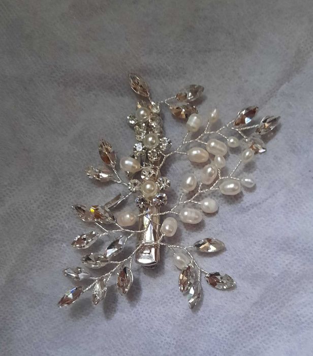 Весільні прикраси у волосся