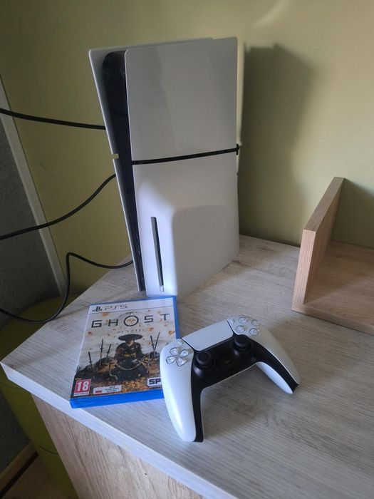 PS5 Slim z napędem