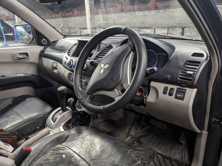 Міцубісі л200 пікап для зсу