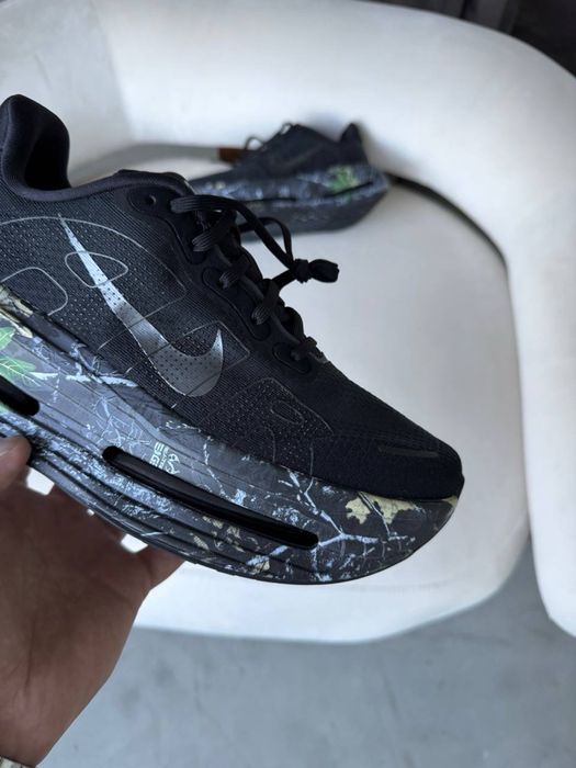 Оригинал Nike Vomero Premium Realtree Camo Black (IO7325 001) оригінальні чоловічі кросівки для бігу професійні найк вомеро преміум