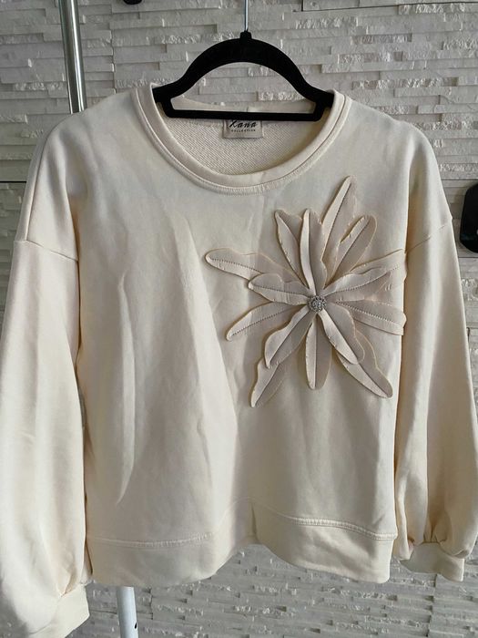 Xana bluza bawełniana beżowa  z dużym kwiatem 3D