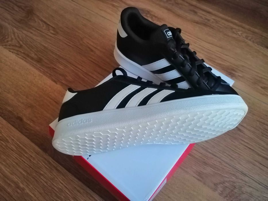 Adidas Grand Court sneakersy  młodzieżowe rozm 36.