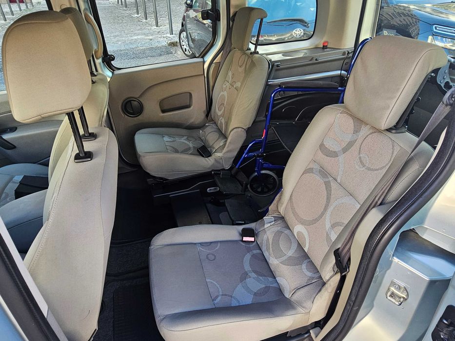 Renault Kangoo 1.5 Dci Adaptada / Rampa Para Cadeira Rodas / TPMR