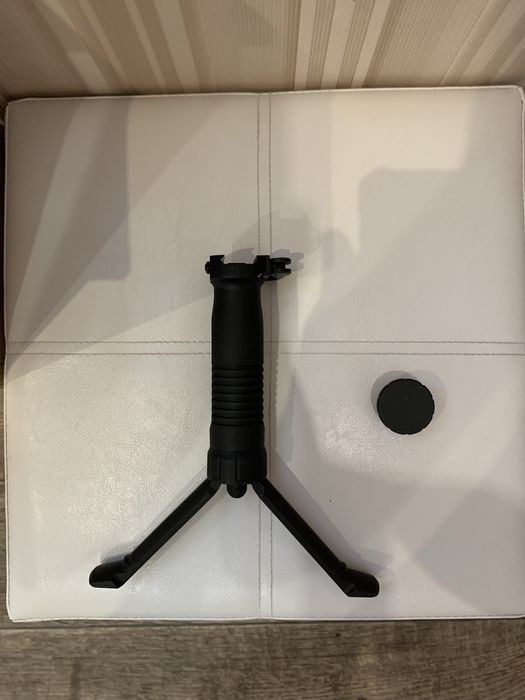 Переднє руквʼя B&T Unigrip QD з інтегрованою сошкою Black