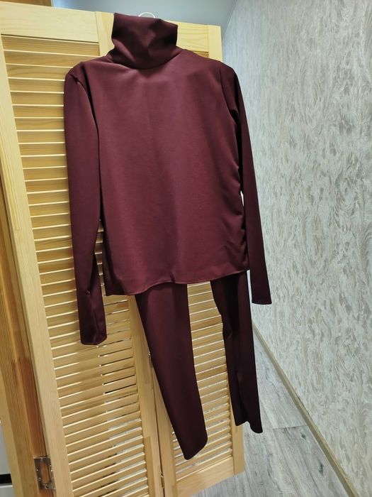 Продам костюм новий