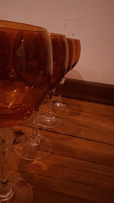 •	Conjunto de 8 Copos de Cristal Âmbar em Excelente Estado
