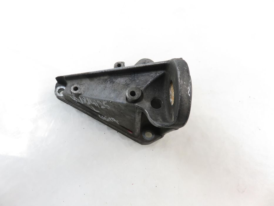 Łapa Skrzyni Vw Passat B5 1.9 Tdi