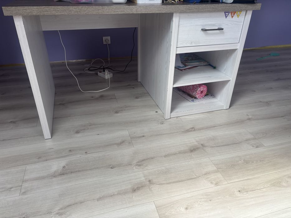 Mebloscianka do pokoju zadbana