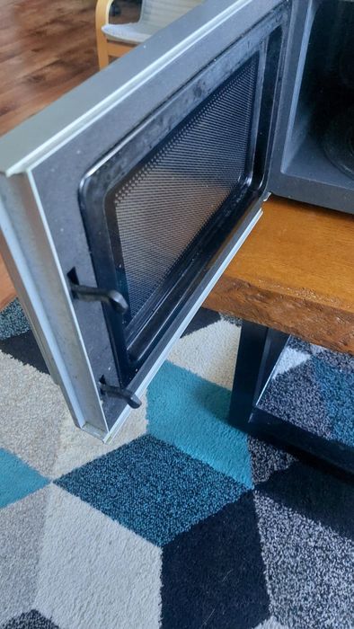 Kuchenka mikrofalowa Amica uszkodzona