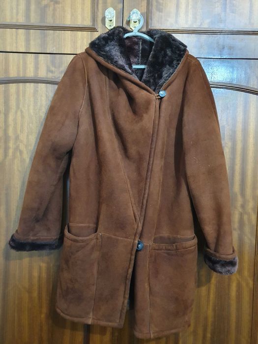 Casaco em pele forrado a pelo