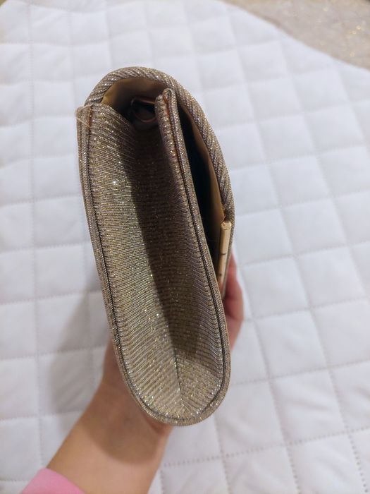 Clutch dourada NOVA64176786814209122