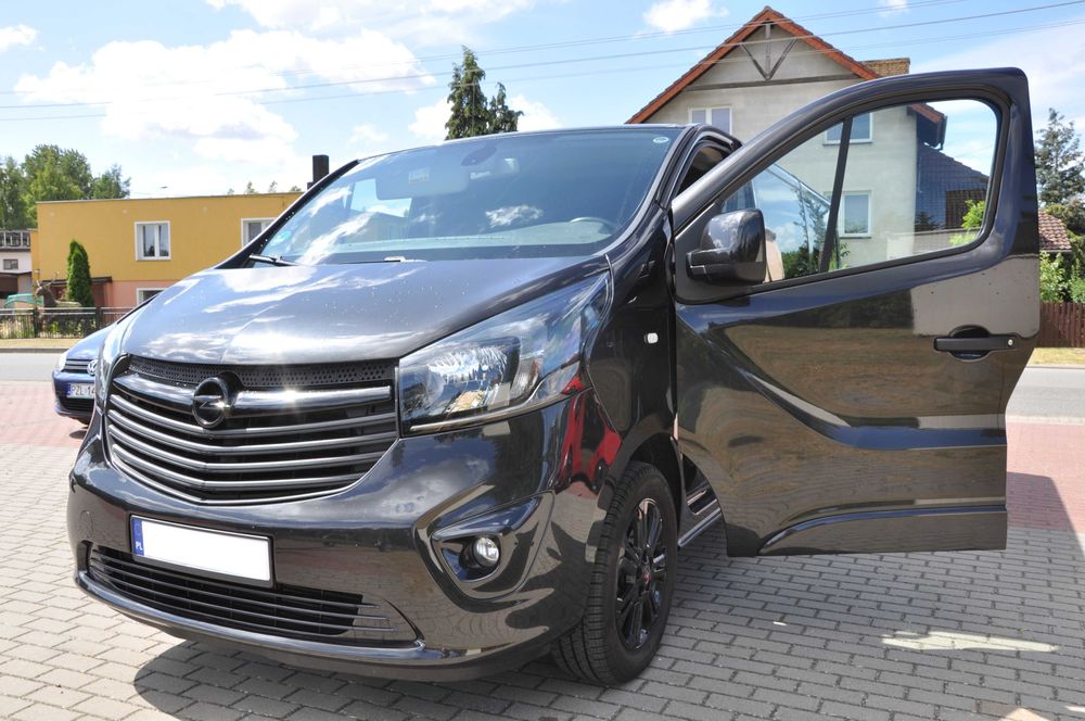Wynajem/Wypożyczalnia busów - Opel Vivaro