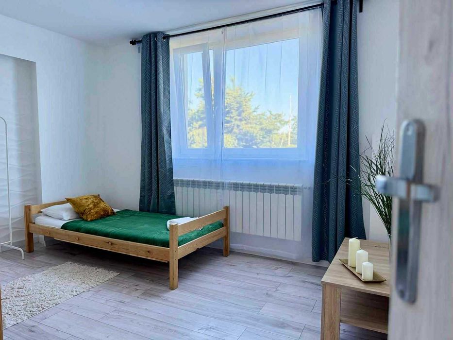Apartament z balkonem dla pracowników – świetna lokalizacja