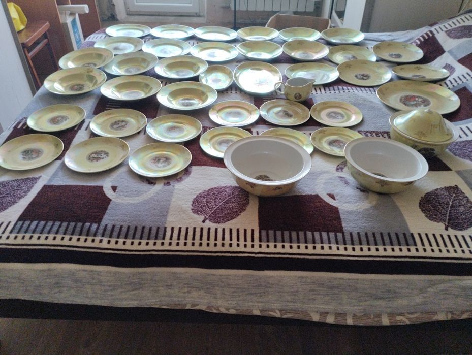 Столовый сервиз Гдр . Мадонна.