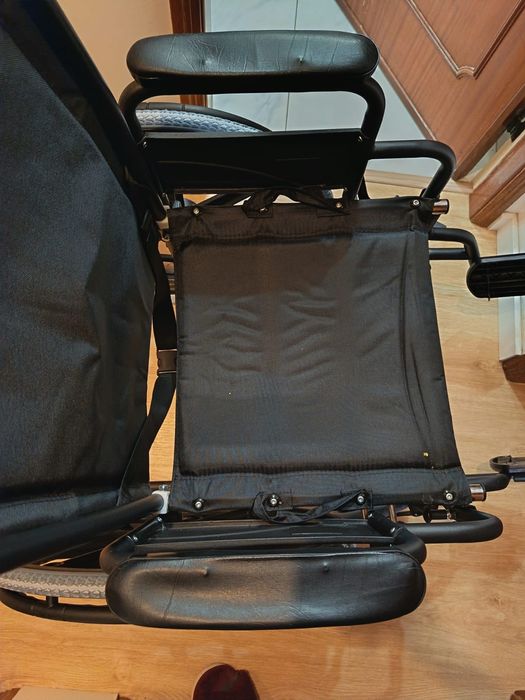 Cadeira de rodas revativel