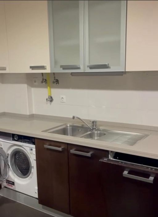 Portas de cozinha  em creme e vingue  2 em inox
