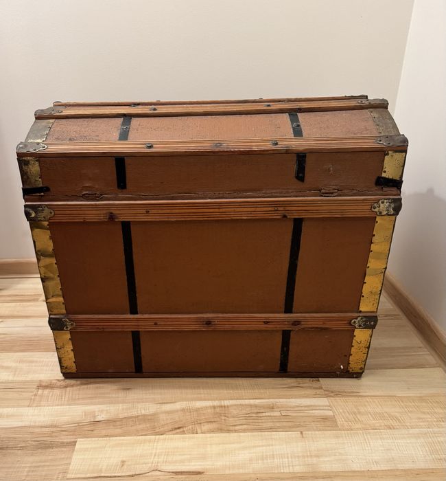 Skrzynia kufer z XIX wieku