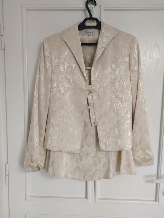 Garsonka ecru ze wzorem