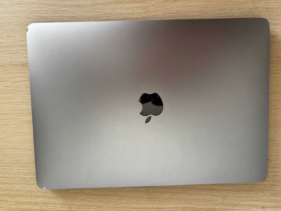 Komputer Apple Macbook 13" M1 Model A2337 256 GB