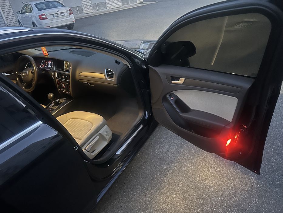 Audi A4  2.0d 2014р