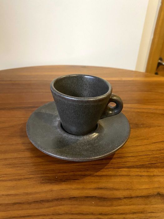 Chávena e pires café - cinza escuro