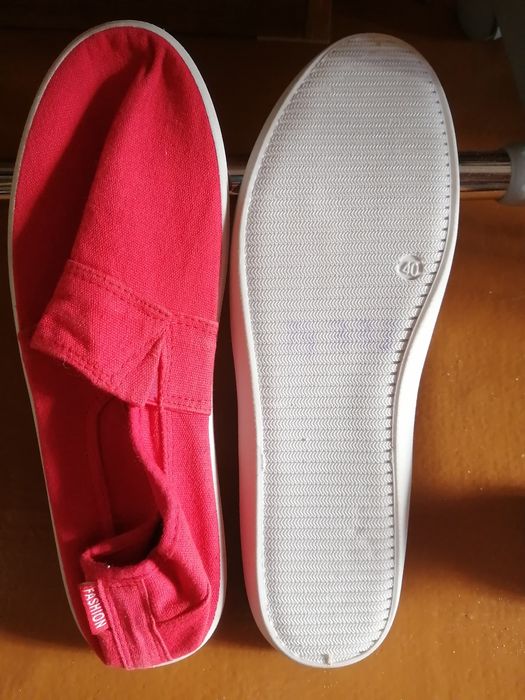 Нові Кроси Макасіни Кеди Тапочки спортивні розмір 40