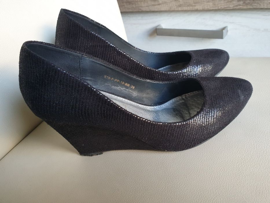 Buty na koturnie rozmiar 38