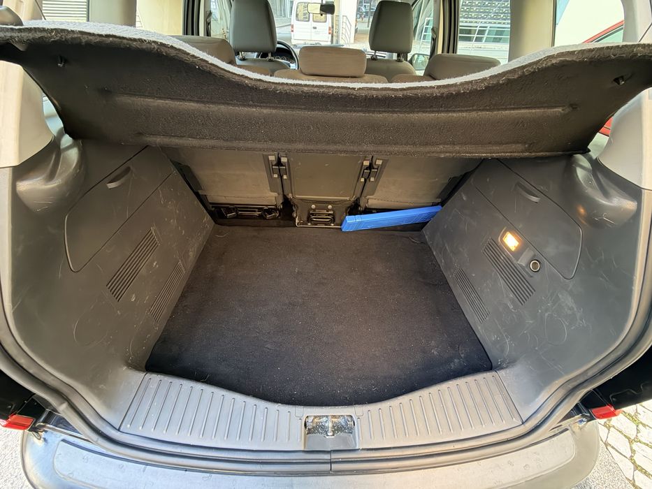 Ford Focus C-max 1.6 Tdci Preto - Excelente estado