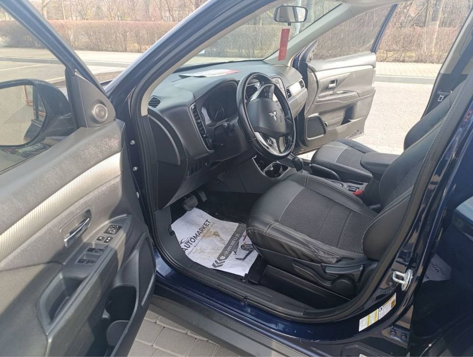 Продаю Mitsubishi Outlander Se 2013