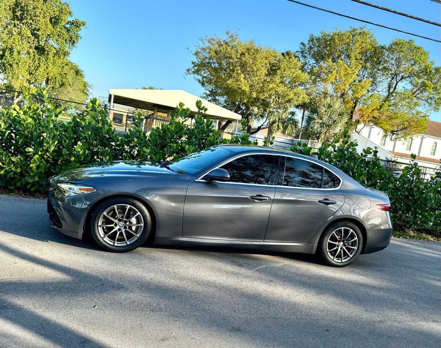 Alfa Romeo Giulia      2018