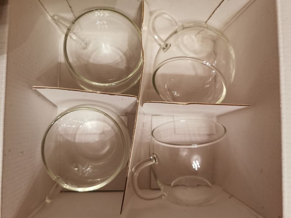 Szklanki cienkie 4 sztuki nowe