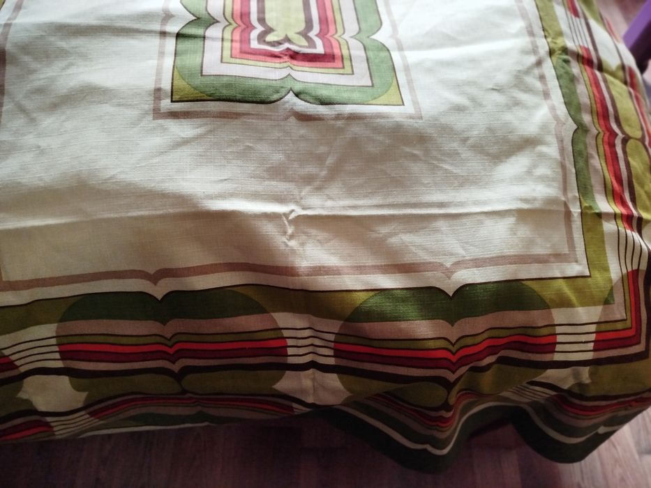 Obrus, serwet wiosenny nowy.130X160 cm.