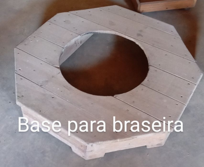 Peças antigas em madeira e ferro