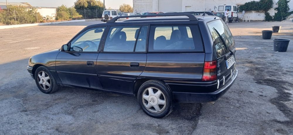 Opel Astra esta em bom estado