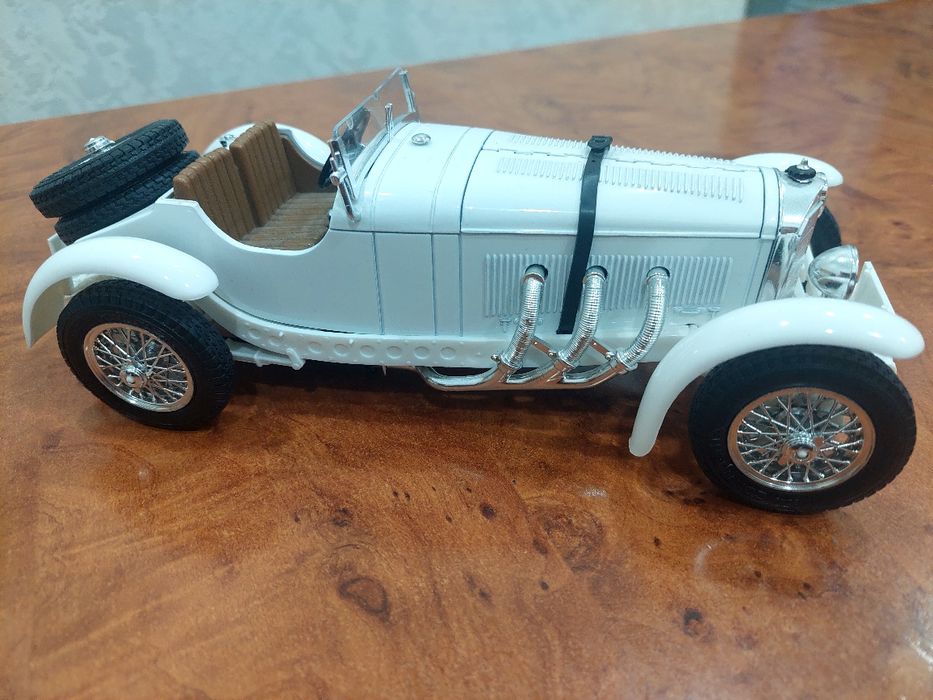 Модель авто MERSEDES-BENZ SSK  1:18 Мерседес 1/18