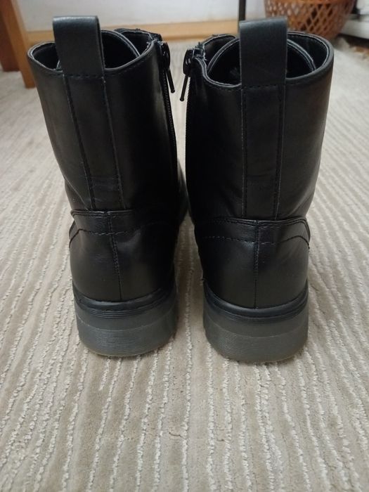 Glany workery damskie sznurowane z zamkiem