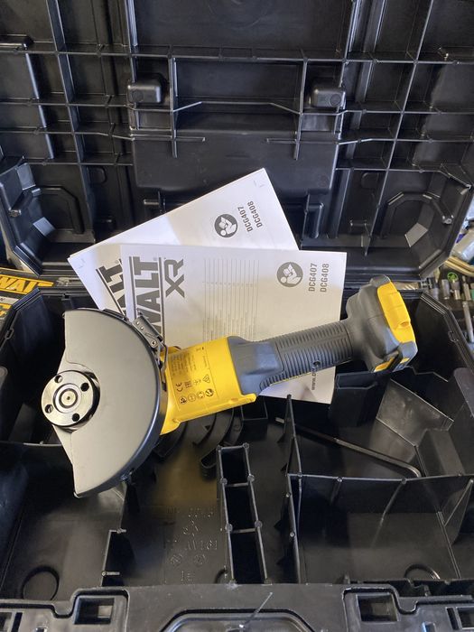 Szlifierka akumulatorowa dewalt DCG407 oryginalna 18 V z kifrem