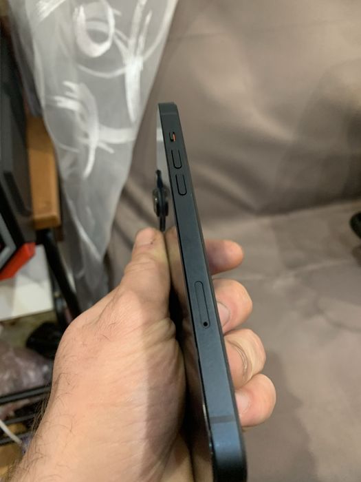 Айфон 14+ не баче сім карти і перезапускається