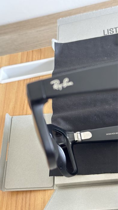 Óculos Inteligente Ray-Ban Meta Wayfarer Preto - Estado de Novo