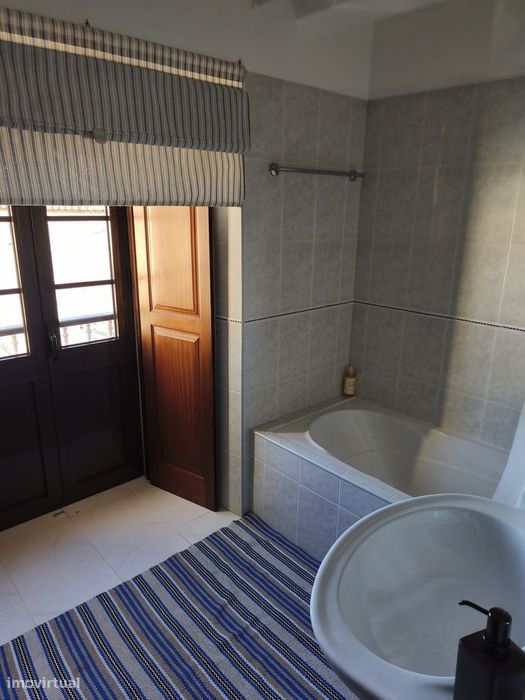 Moradia T5 com terraço e varanda em Óbidos