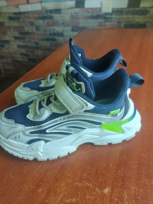 Кросівки на хлопчика