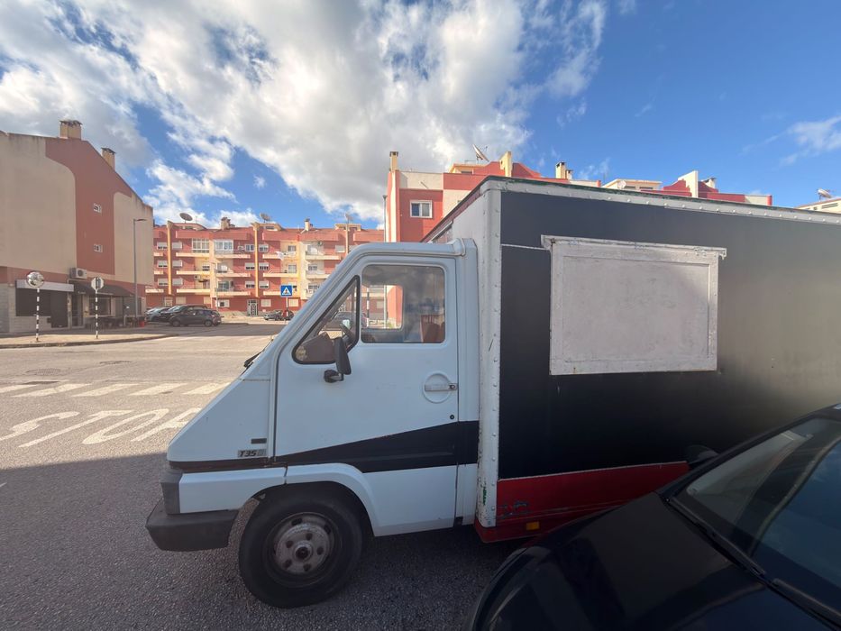 FOOD TRUCK á venda – 11 000 € Negociáveis