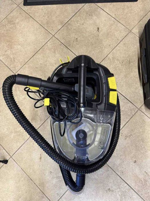 Kärcher Professional Puzzi 8/1